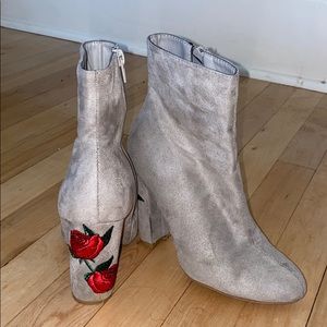 Suede embroidered heels